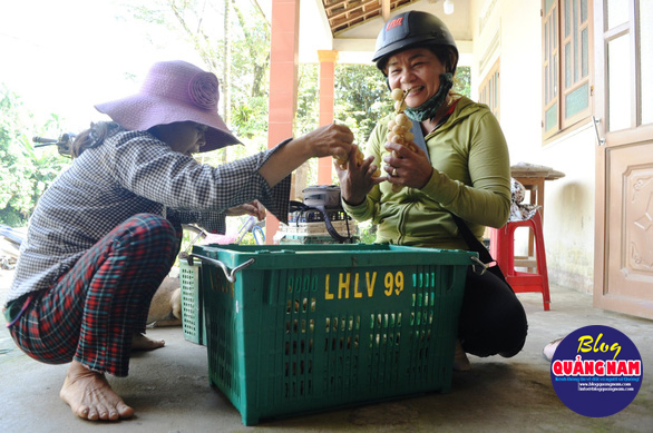 Về Tiên Phước ăn trái bòn bon - Ảnh 13.